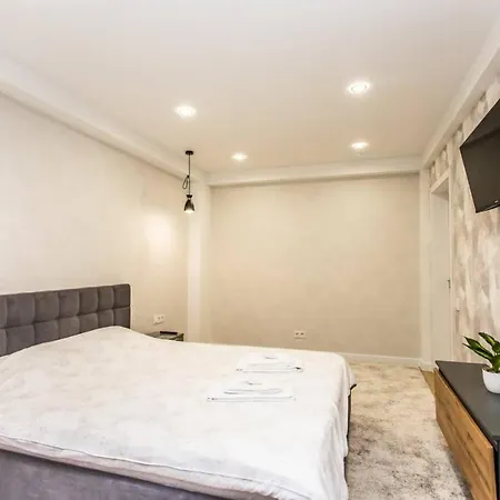 Starrent Decebal 99f Apartment